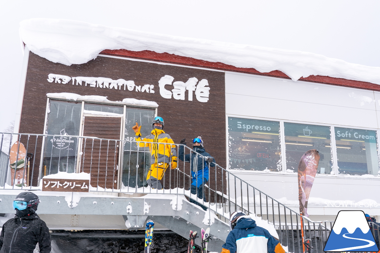 札幌国際スキー場｜只今『積雪』＆『滑走可能エリア』全国No.1！積雪 100cm、ほぼ全コース滑走可能。一気に厳冬期到来のKOKUSAI(^^)/